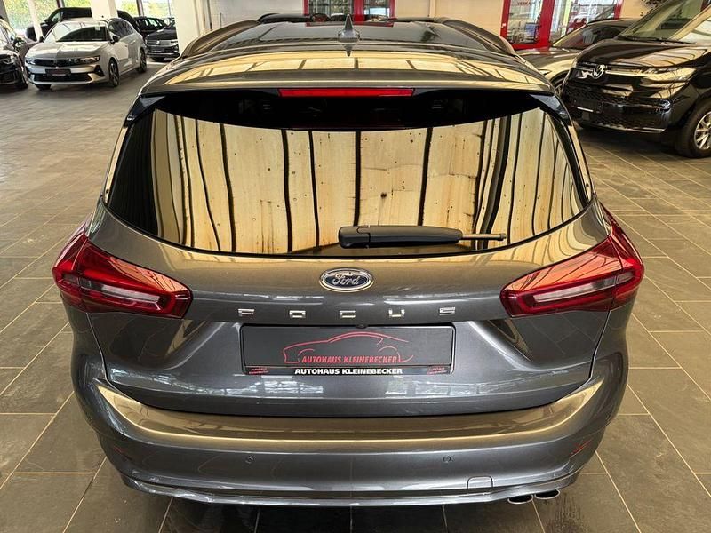 Gebraucht Ford Focus ST-Line 125 PS (91 kW) 2024 Grau Limousine