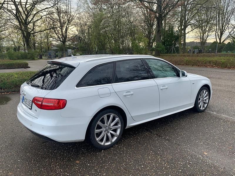 Gebraucht Audi A4 190 PS (139 kW) 2015 Weiß Kombi
