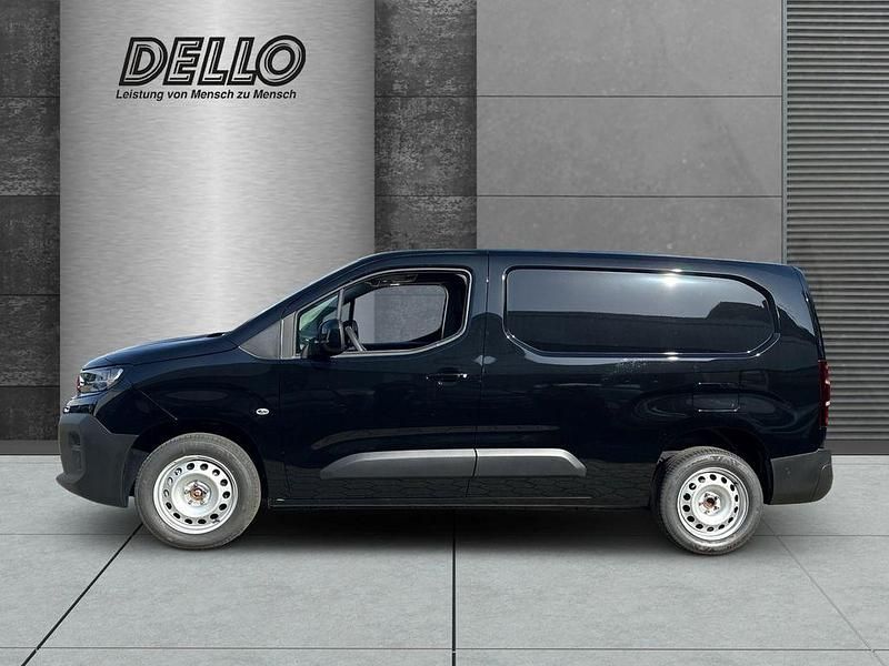 Neu Opel Combo 131 PS (96 kW) 2025 Schwarz Kombi