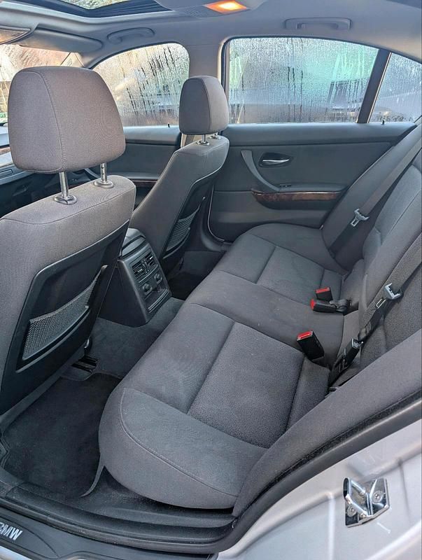 Gebraucht BMW 318 143 PS (105 kW) 2008 Grau Limousine