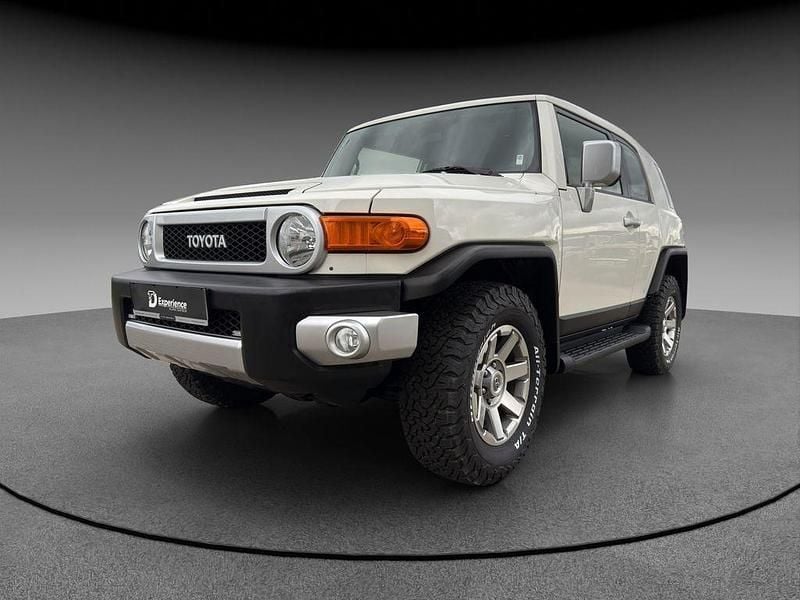 Neu Toyota FJ Cruiser 272 PS (200 kW) 2025 Weiß SUV