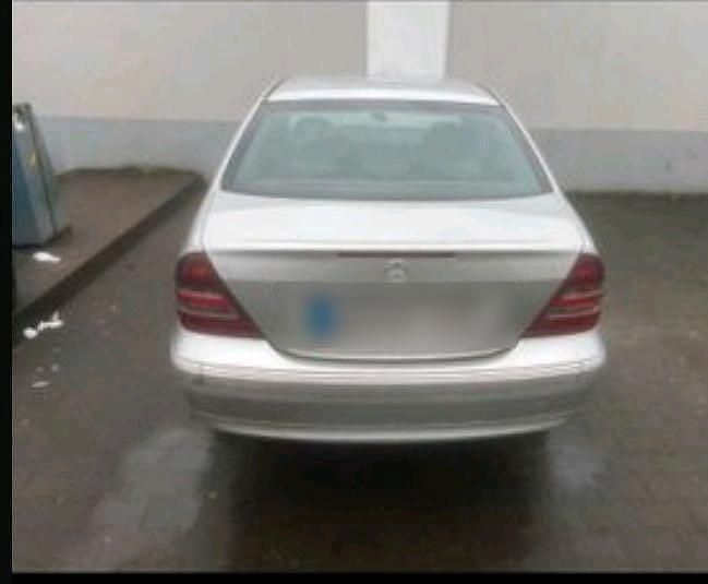 Gebraucht Mercedes C220 143 PS (105 kW) 2003 Silber Limousine
