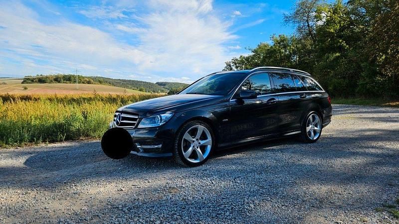 Schwarz Gebraucht 2013 Mercedes C300 AMG Kombi | 15.500 € (Teuer) - Bild 1/4