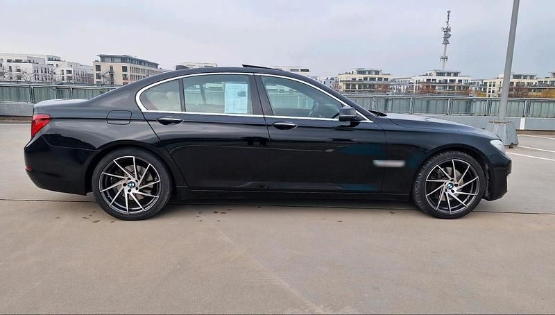 Gebraucht BMW 730 258 PS (189 kW) 2013 Schwarz Limousine