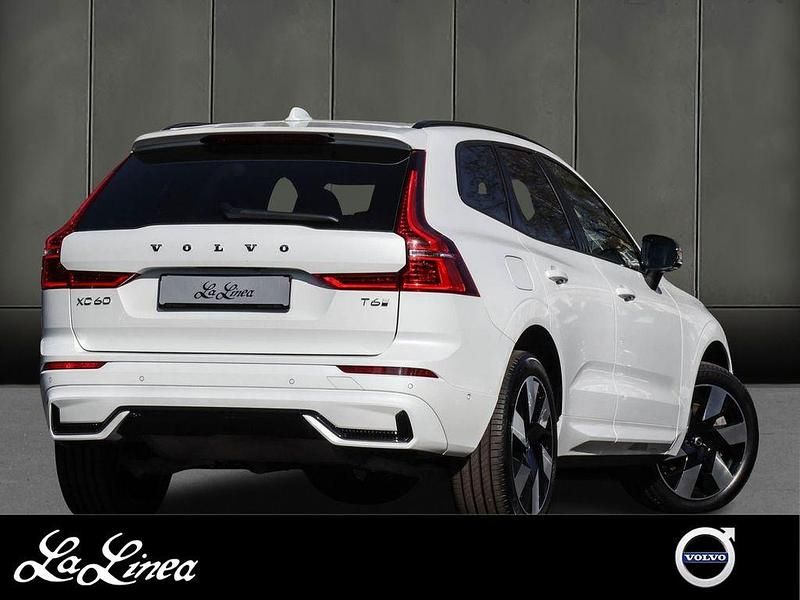 Gebraucht Volvo XC60 Plus 349 PS (256 kW) 2024 707 crystal white SUV