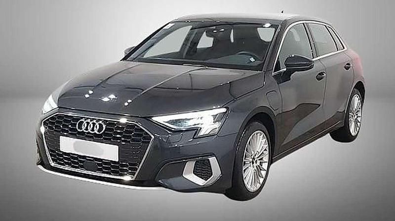 Grey metallic Gebraucht 2022 Audi A3 e-tron Ambiente Kleinwagen | 23.949 € (Guter Preis) - Bild 1/3