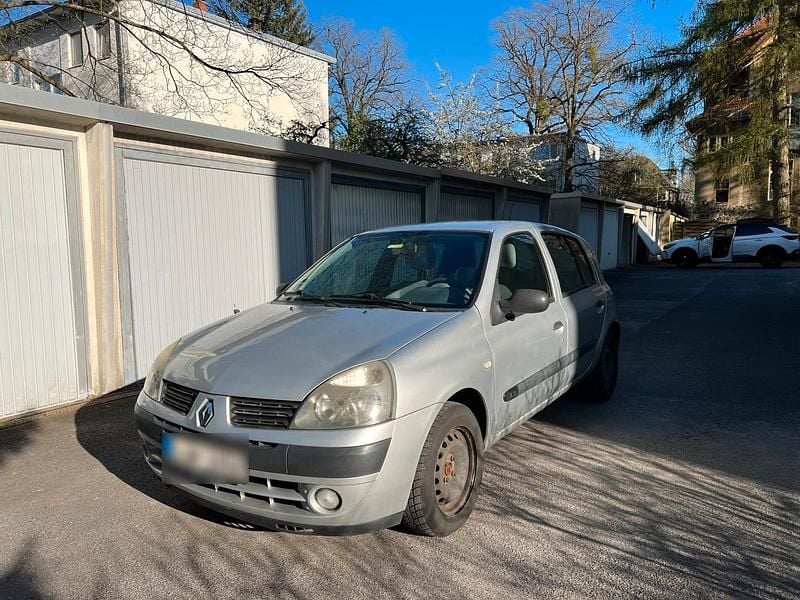 Gebraucht Renault Clio II 58 PS (42 kW) 2006 Silber Kleinwagen
