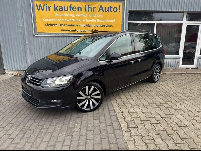 Schwarz Gebraucht 2018 VW Sharan Highline Van / Kleinbus | 17.690 € (Guter Preis) - Bild 1/4