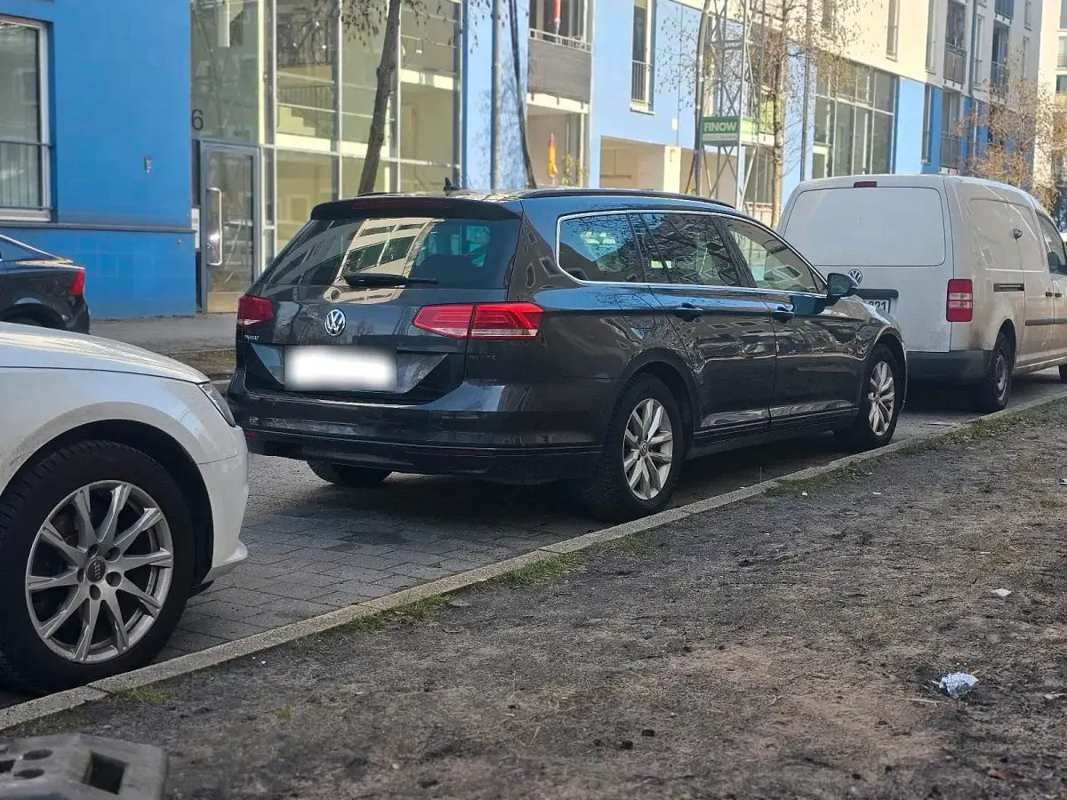 Gebraucht VW Passat 150 PS (110 kW) 2018 Grau Kombi