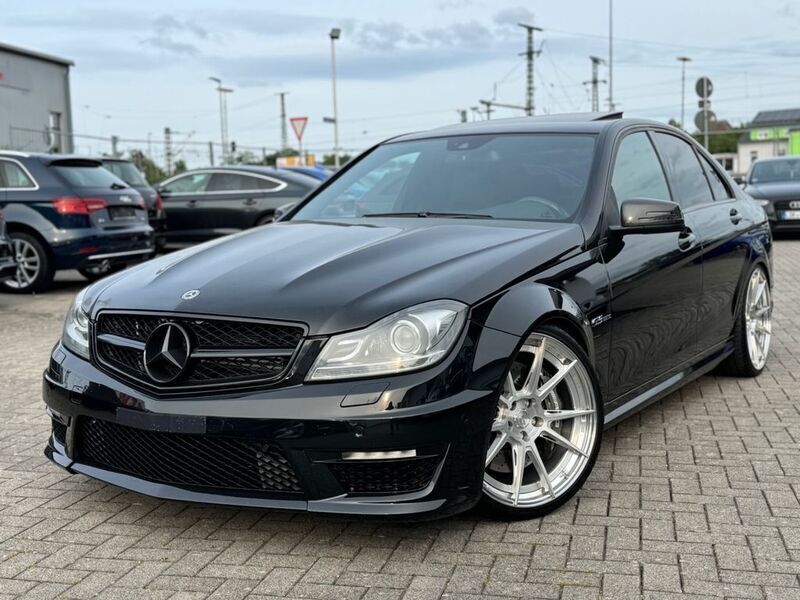 Schwarz Gebraucht 2011 Mercedes C63 AMG AMG Limousine | 39.950 € (Teuer) - Bild 1/4