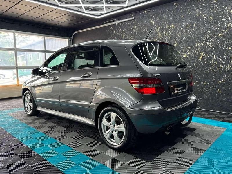 Gebraucht Mercedes B200 136 PS (100 kW) 2009 Mountaingrau  met. Van / Kleinbus
