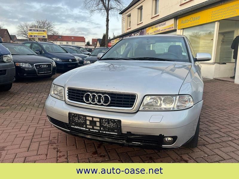 Silber Gebraucht 2000 Audi A4 Limousine | 399 € (Superpreis) - Bild 1/4