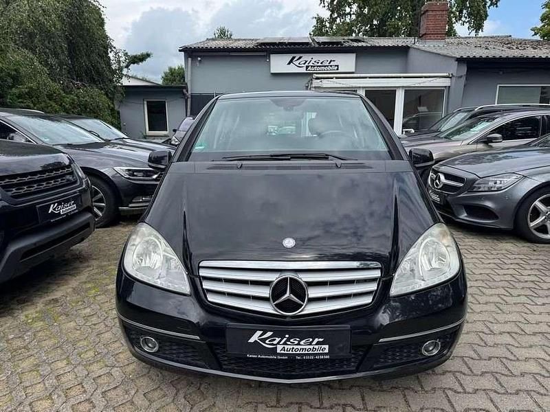 Gebraucht Mercedes A180 109 PS (80 kW) 2009 Schwarz Limousine
