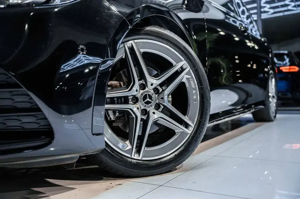 Gebraucht Mercedes B180 AMG line 136 PS (100 kW) 2020 Schwarz Kleinwagen