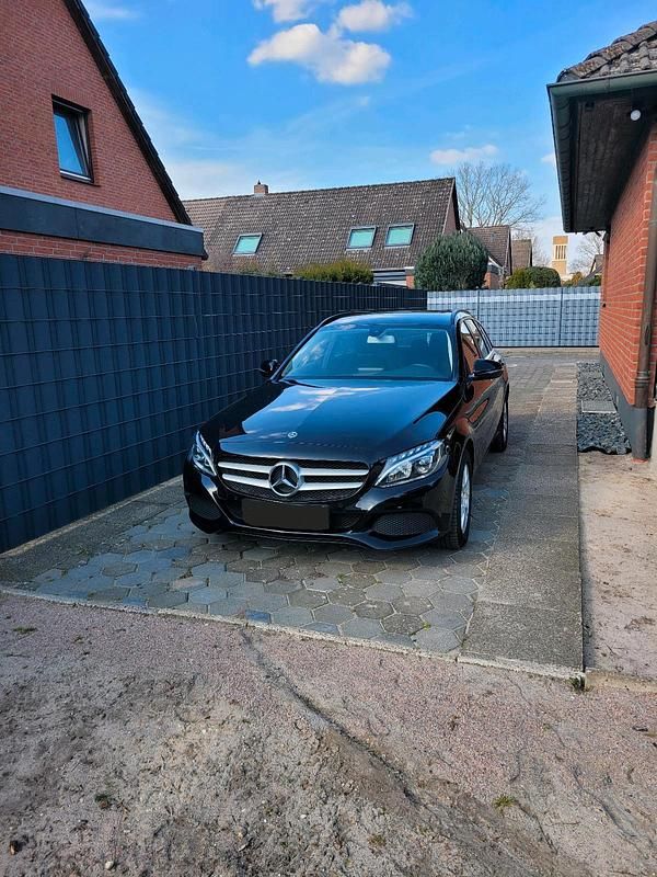 Schwarz Gebraucht 2018 Mercedes C200 Kombi | 17.500 € - Bild 1/4