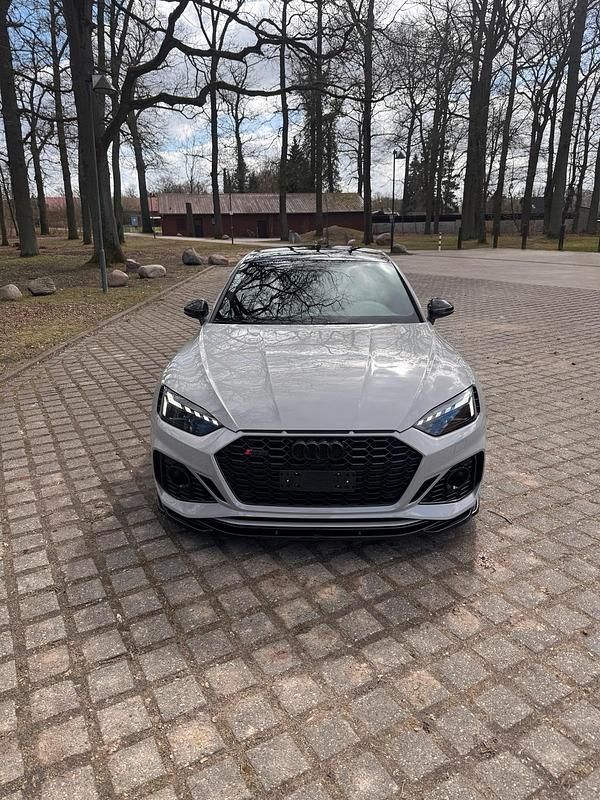 Usado Audi RS5 Competition 450 HP (330 kW) 2023 Cinzento Coupé