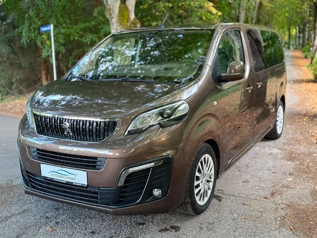 Gebraucht Peugeot Traveller Active 177 PS (130 kW) 2018 Braun Van / Kleinbus
