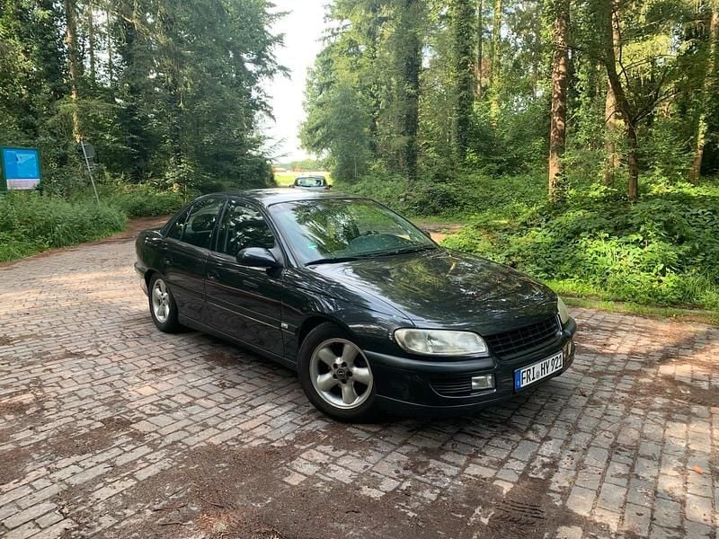 Schwarz Gebraucht 1996 Opel Omega Limousine | 1.499 € (Guter Preis) - Bild 1/4