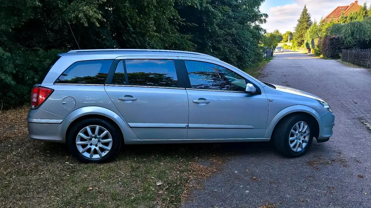 Gebraucht Opel Astra 125 PS (91 kW) 2005 Silber Kombi