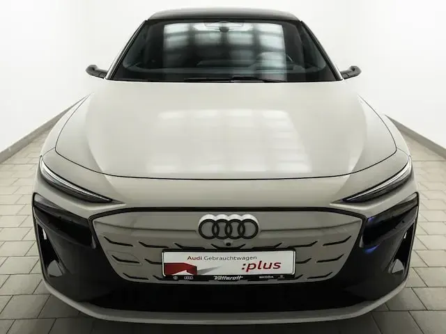 Nowe Audi e-tron Edition .1 369 kW (503 KM) 2025 Beżowy SUV