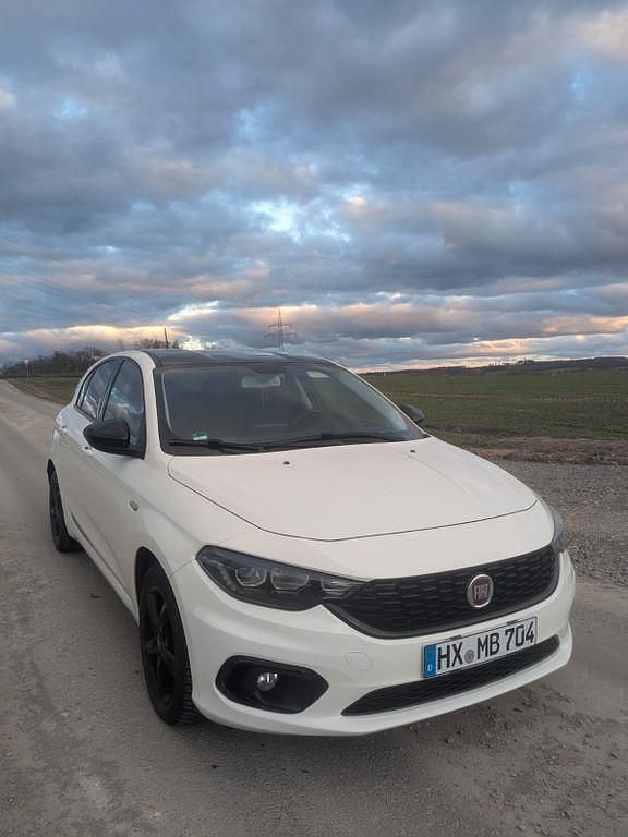 Gebraucht Fiat Tipo S 120 PS (88 kW) 2018 Weiß Limousine