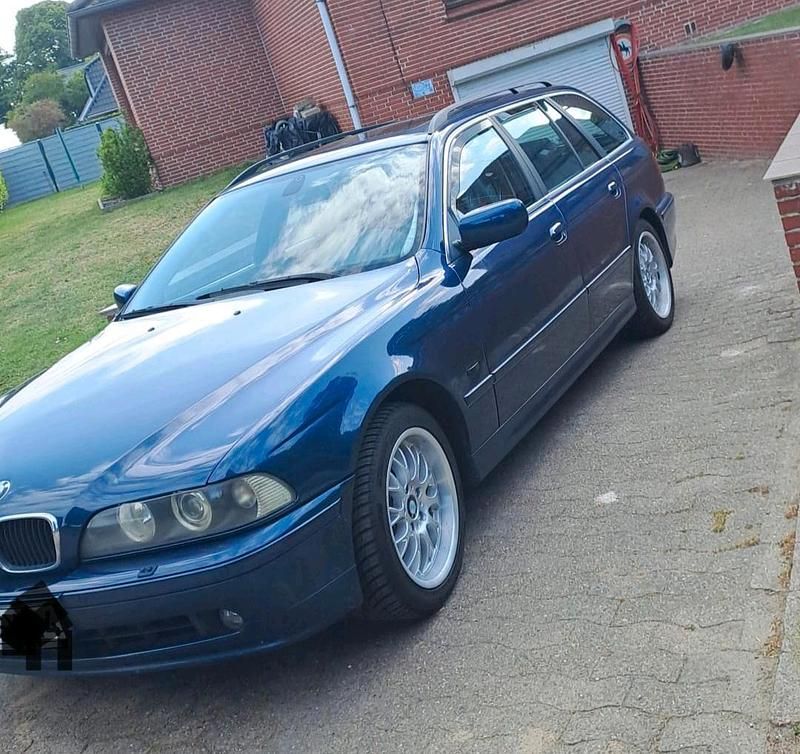 Blau Gebraucht 2003 BMW 530 Kombi | 3.000 € (Superpreis) - Bild 1/4