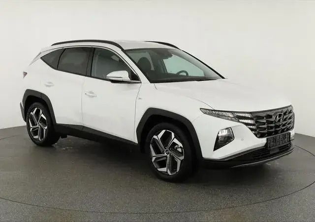 Serenity white metallic Neu 2024 Hyundai Tucson Prime SUV | 35.495 € (Guter Preis) - Bild 1/2