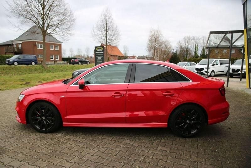 Gebraucht Audi A3 S-Line 116 PS (85 kW) 2017 Rot Limousine