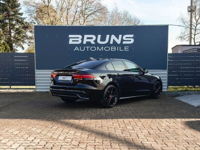 Gebraucht Jaguar XE R-Dynamic 204 PS (150 kW) 2021 Schwarz Limousine