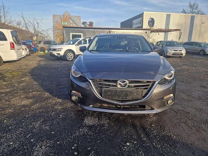 Graphitgrau metallic Gebraucht 2016 Mazda 3 Nakama Kleinwagen | 12.900 € (Fairer Preis) - Bild 1/4