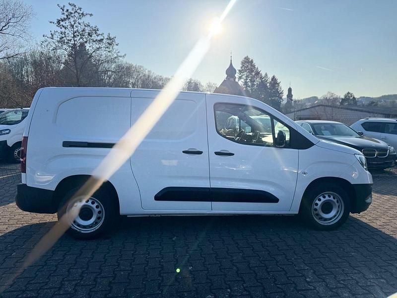 Gebraucht Opel Combo Edition 102 PS (75 kW) 2022 Weiß Van / Kleinbus