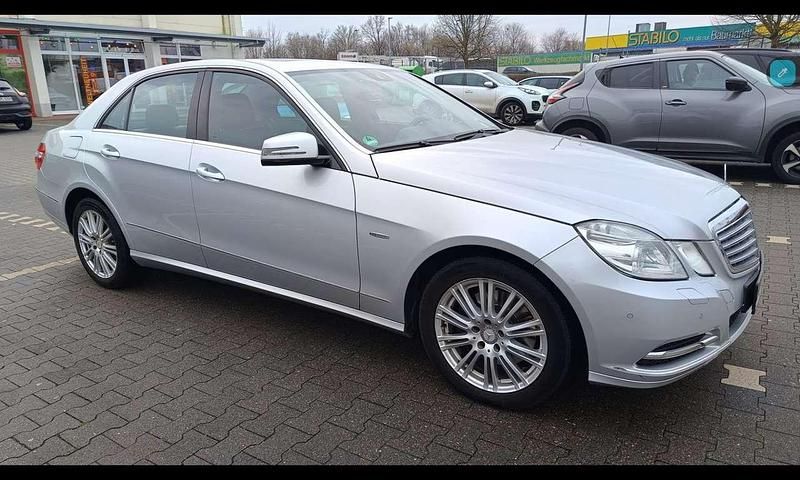 Gebraucht Mercedes E350 Elegance 306 PS (225 kW) 2012 Silber Limousine