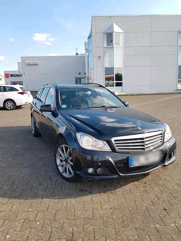 Schwarz Gebraucht 2012 Mercedes C200 Limousine | 6.000 € (Fairer Preis) - Bild 1/4