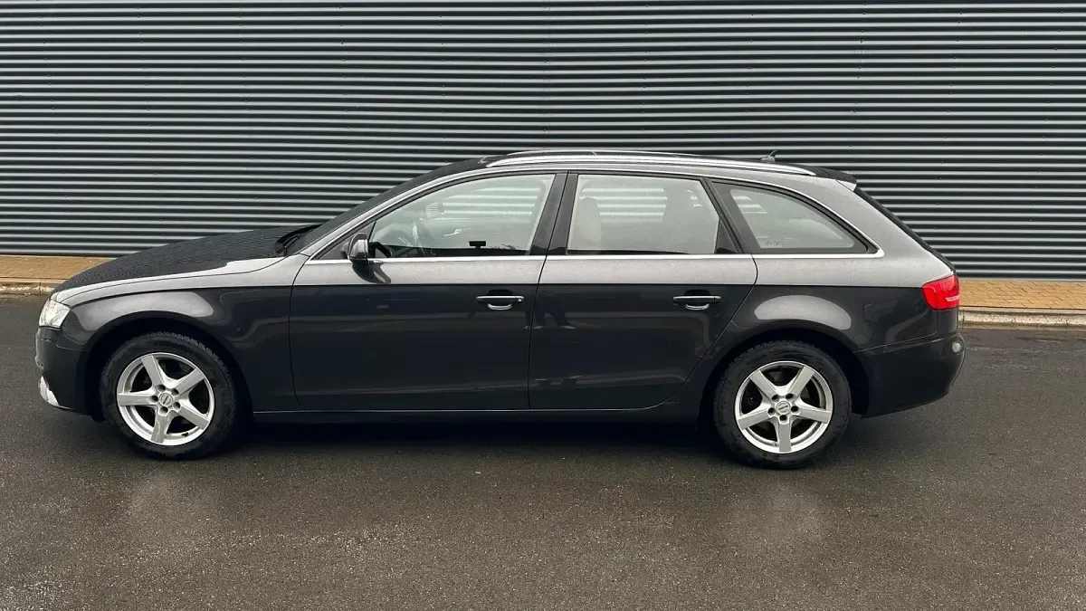 Gebraucht Audi A4 143 PS (105 kW) 2009 Grau Kombi
