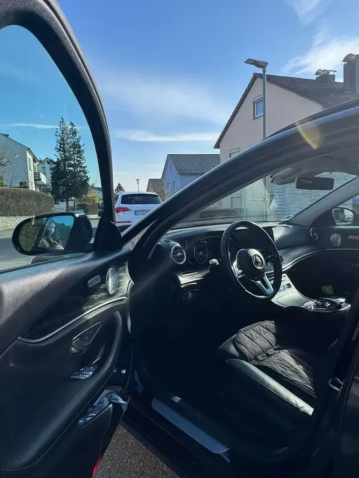 Gebraucht Mercedes E200 Avantgarde 184 PS (135 kW) 2019 Blau Kombi