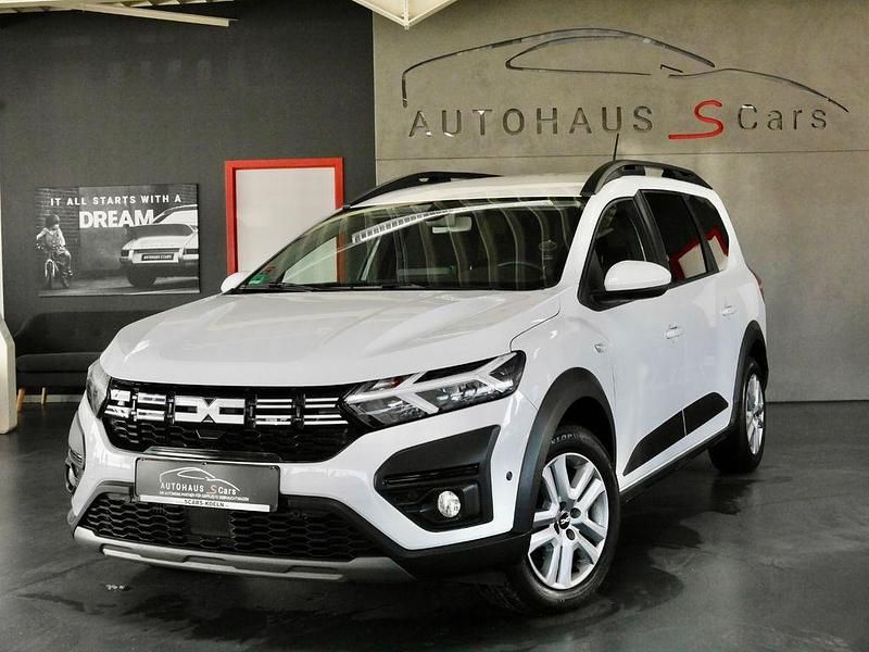 Second-hand Dacia Jogger Expression 101 CP (74 kW) 2023 Alb Monovolum