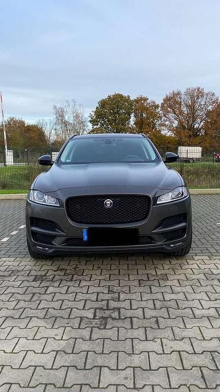 Gebraucht 2018 Jaguar F-Pace Portfolio SUV | 28.900 € (Fairer Preis) - Bild 1/4