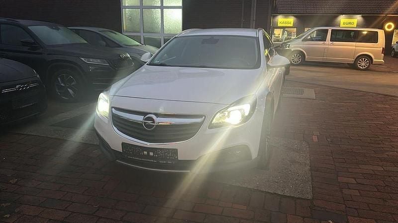 Weiß Gebraucht 2014 Opel Insignia Country Tourer Kombi | 6.000 € (Superpreis) - Bild 1/4