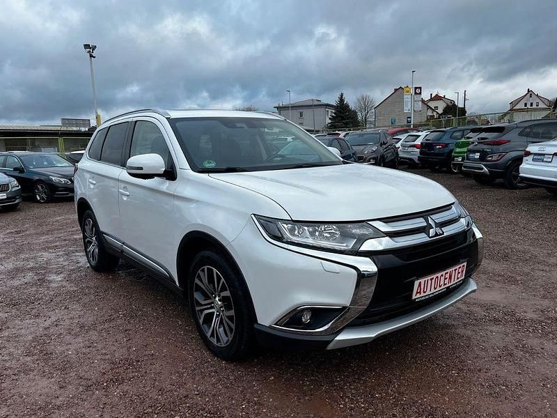 Weiß Gebraucht 2018 Mitsubishi Outlander Top SUV | 18.400 € (Fairer Preis) - Bild 1/4