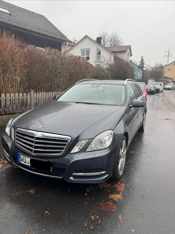 Gebraucht Mercedes E350 Avantgarde 265 PS (194 kW) 2010 Grau Kombi