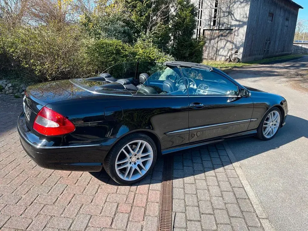 Gebraucht Mercedes CLK200 Avantgarde 184 PS (135 kW) 2008 Schwarz Cabrio