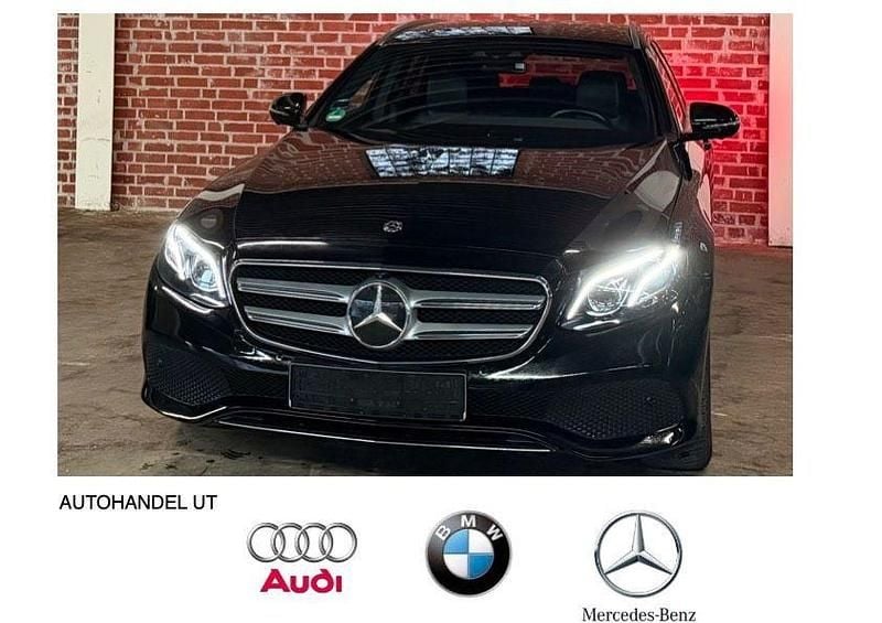 Schwarz Gebraucht 2018 Mercedes E400 Limousine | 31.900 € (Guter Preis) - Bild 1/4