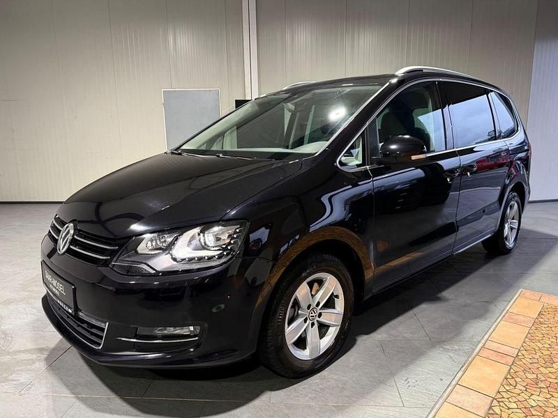 Schwarz Gebraucht 2021 VW Sharan Highline Van / Kleinbus | 26.690 € (Fairer Preis) - Bild 1/4