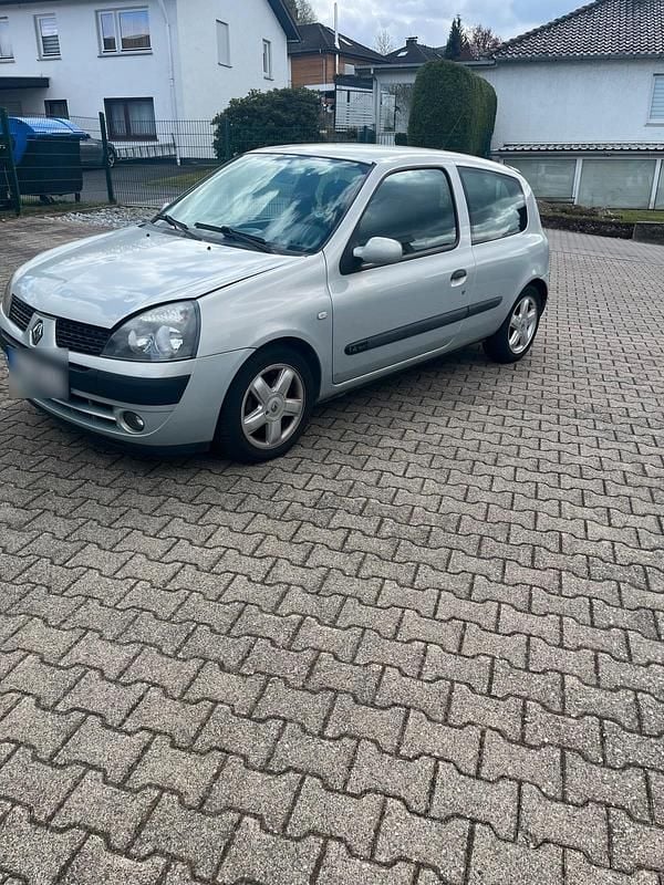 Gebraucht Renault Clio II 2002 Silber Kleinwagen