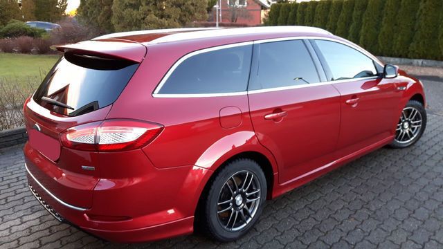 Gebraucht Ford Mondeo Titanium 116 PS (85 kW) 2012 Rot metallic Kombi