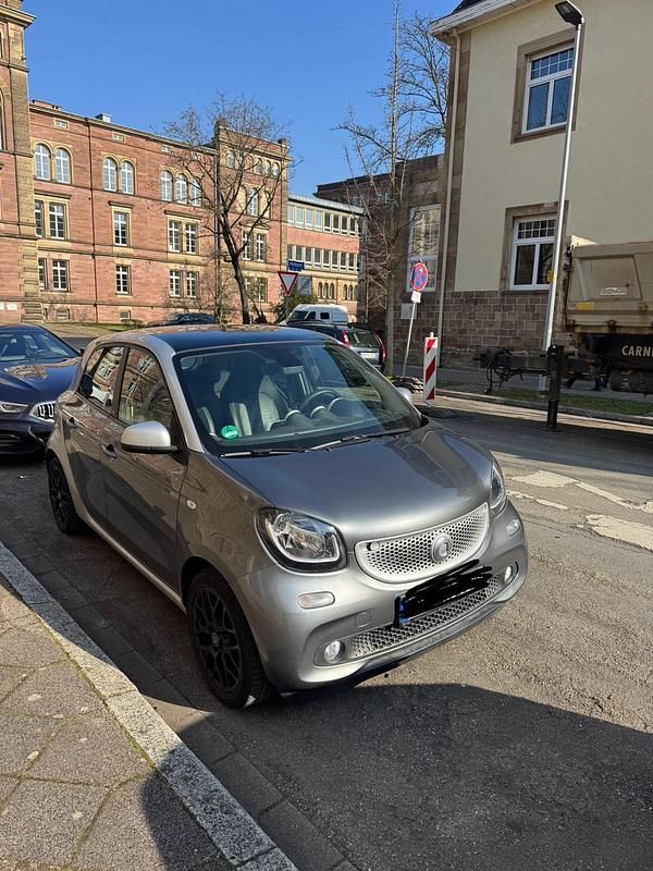Grau Gebraucht 2015 Smart ForFour Kleinwagen | 6.000 € (Guter Preis) - Bild 1/4