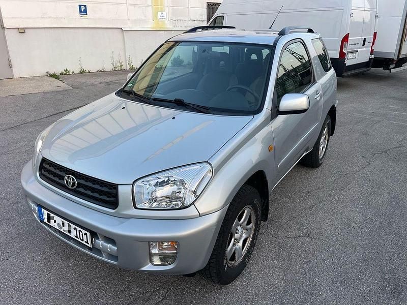 Silber Gebraucht 2001 Toyota RAV4 SUV | 3.700 € (Fairer Preis) - Bild 1/4