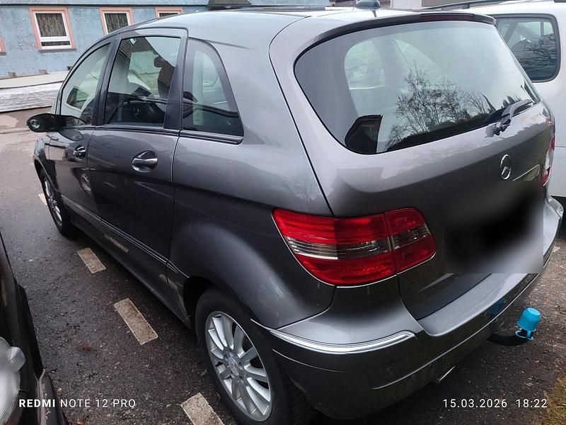 Gebraucht Mercedes B200 136 PS (100 kW) 2007 Silber Van / Kleinbus