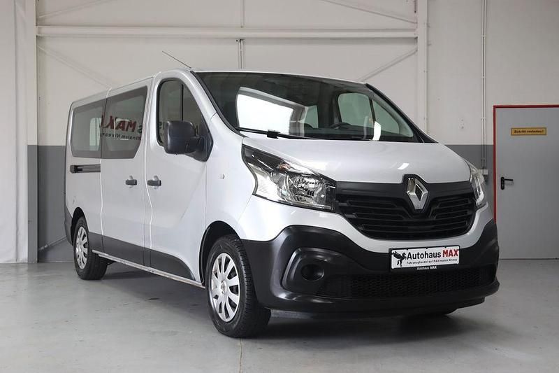 Second-hand Renault Trafic Expression 125 CP (91 kW) 2018 Gri Monovolum