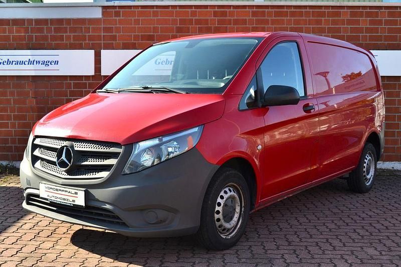 Rot Gebraucht 2016 Mercedes Vito Van / Kleinbus | 8.490 € (Fairer Preis) - Bild 1/4